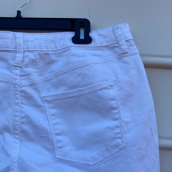 Shorts. - Picture 5 of 11